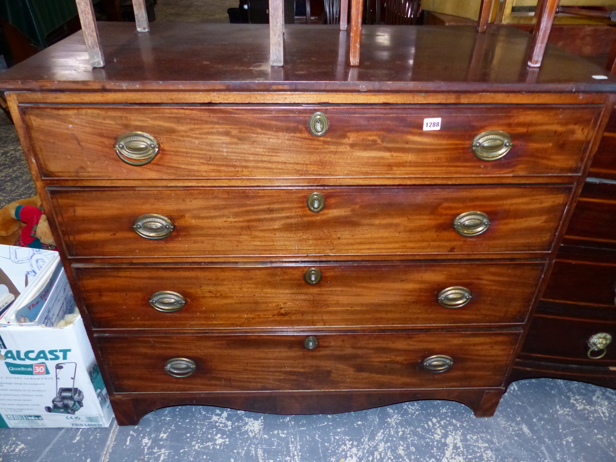 AN EARLY 19th C. MAHOGANY CHEST OF FOUR GRADUATED DRAWERS.