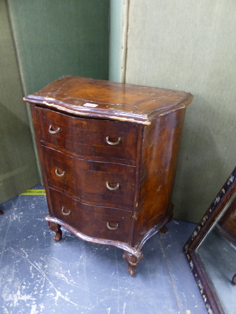 AN ITLIANATE WALNUT CROSS BANDED SMALL CABINET.