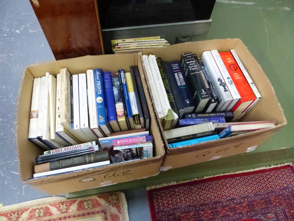 A QUANTITY OF BOOKS RELATING TO ANTIQUES, ART, CLOCKS ETC.