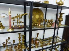 A WINE BOTTLE CRADLE, A HAND BELL, AND VARIOUS COPPER AND BRASS WARES, TOGETHER WITH A QUANTITY OF