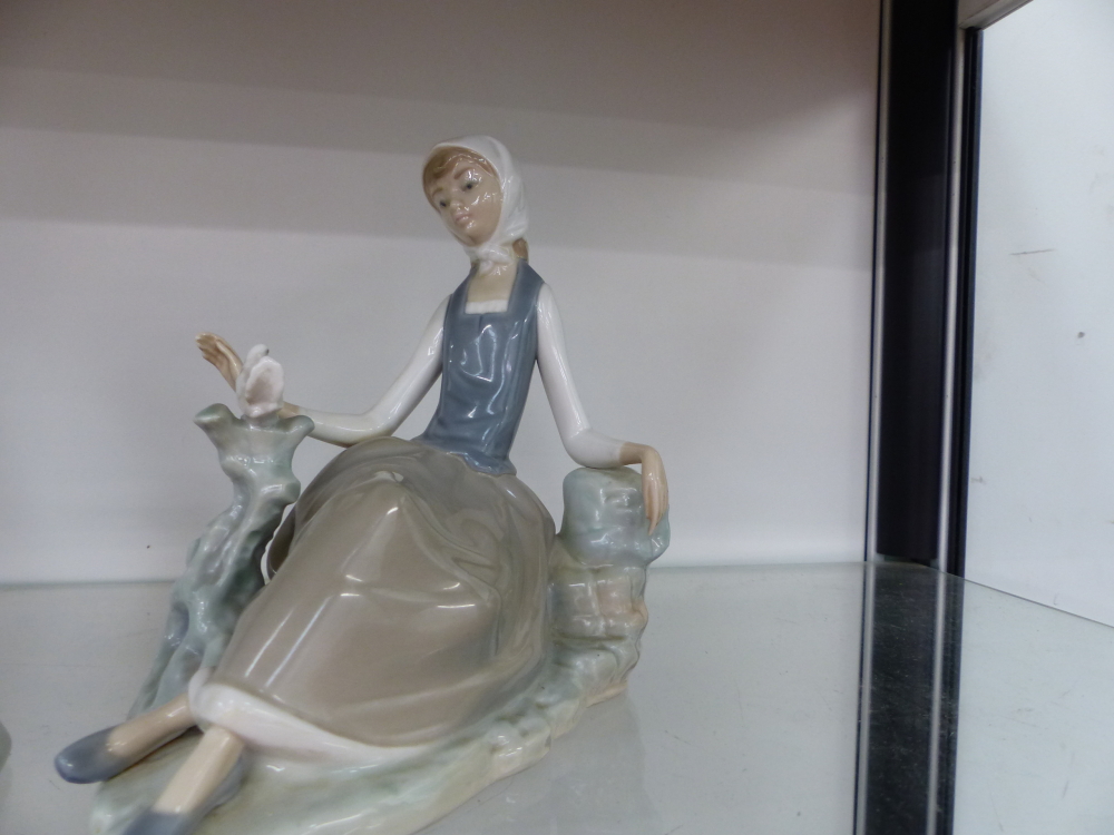 SEVEN VARIOUS LLADRO FIGURINES. - Image 3 of 6