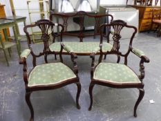 AN EDWARDIAN MAHOGANY SALON SETTEE AND MATCHING ARMCHAIRS. SOFA W 120 X SEAT HEIGHT 40cms.