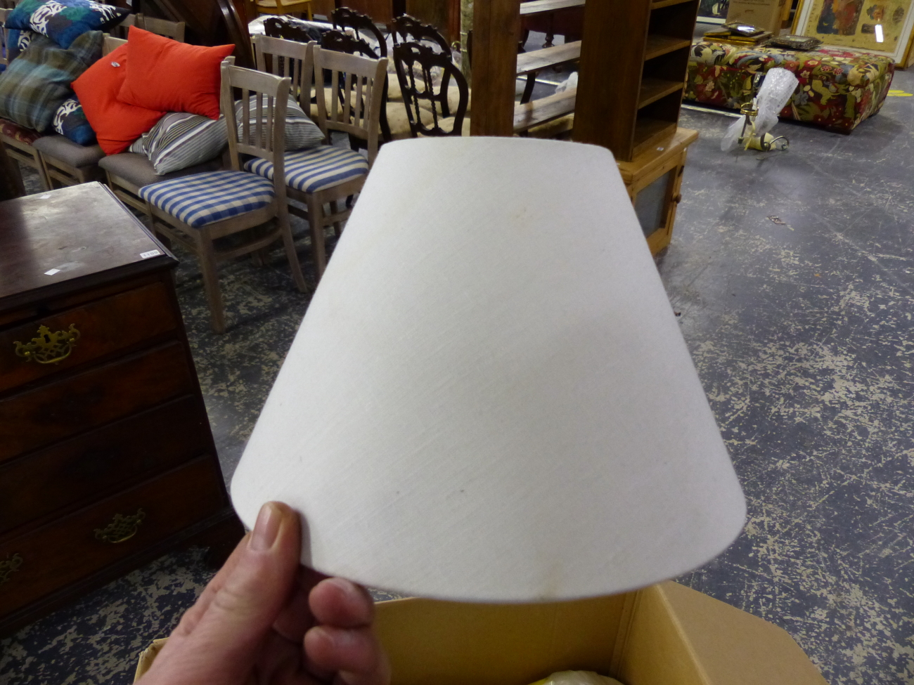 A LARGE BOX OF APPROX 20 LINEN LIGHT SHADES DIAMETER 23cms, HEIGHT 16cms APPROX. - Image 2 of 3