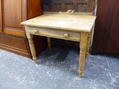 A SMALL ANTIQUE PINE KITCHEN SIDE TABLE WITH SINGLE DRAWER. W 91 X D 62 X H 74cms.