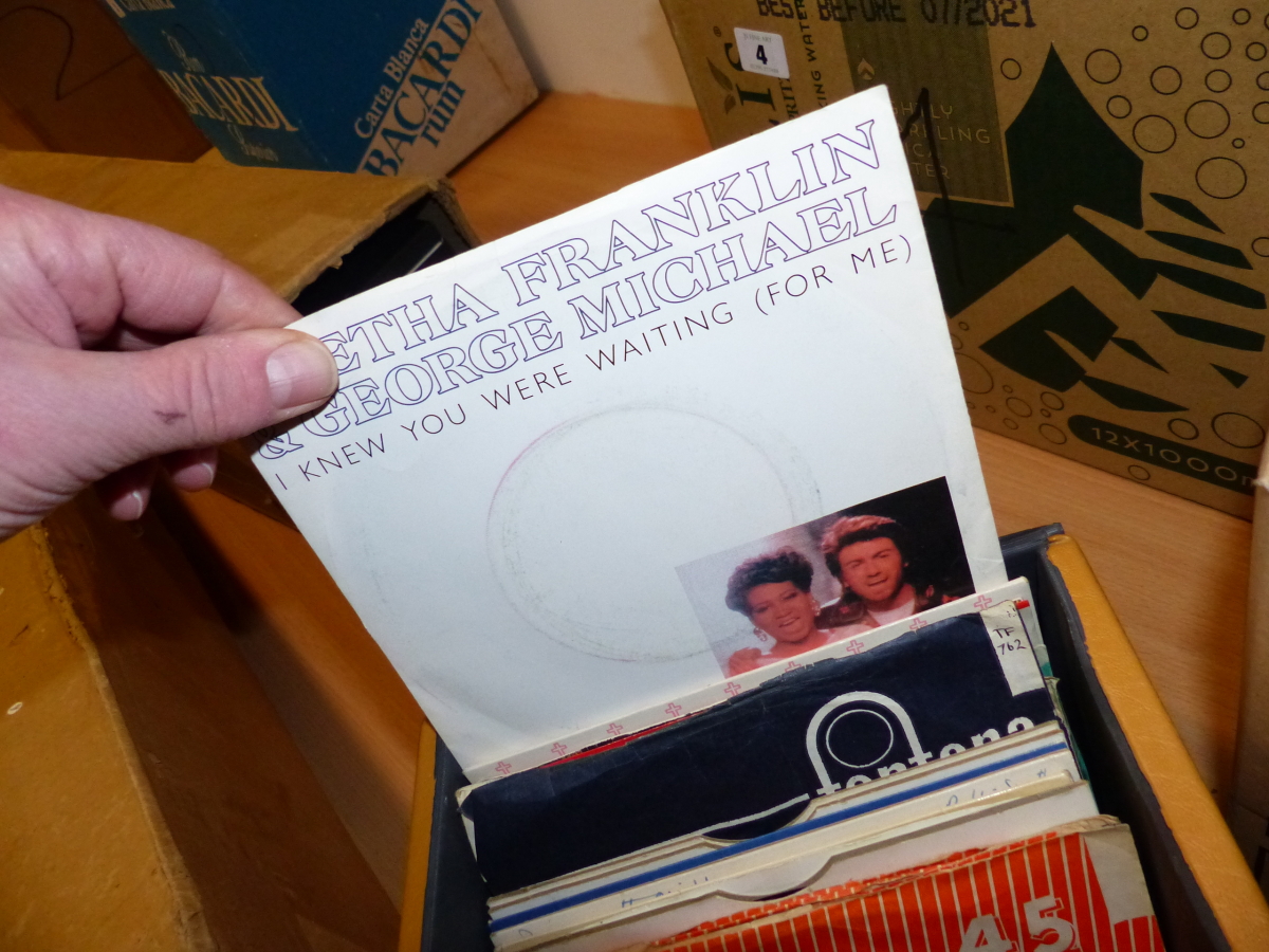 APPROX 30 7 INCH SINGLES MAINLY 1960/70/80 CONTAINED IN A CONTEMPORARY BOX. - Image 11 of 13