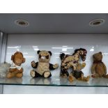 SEVEN INTERESTING VINTAGE TOY ANIMALS TO INCLUDE A SMALL BLUE PLUSH BEAR, A RABBIT, TWO CHIMPANZEES,