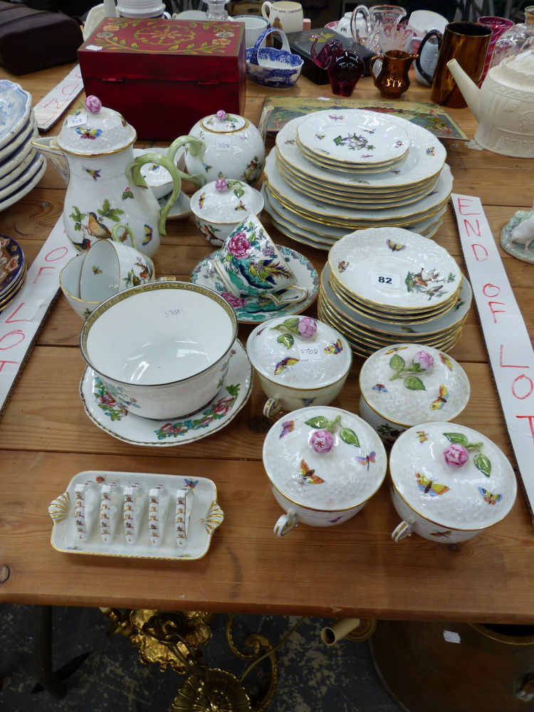 A PART HEREND TEA SET AND A SMALL QUANTITY OF CROWN STAFFORDSHIRE