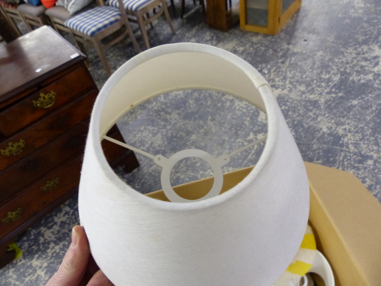 A LARGE BOX OF APPROX 20 LINEN LIGHT SHADES DIAMETER 23cms, HEIGHT 16cms APPROX. - Image 3 of 3