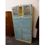 A PRIDE-O-HOME RETRO KITCHEN CABINET WITH FROSTED PATTERNED GLAZED DOORS. W 92 X D 39 X H 117cms.