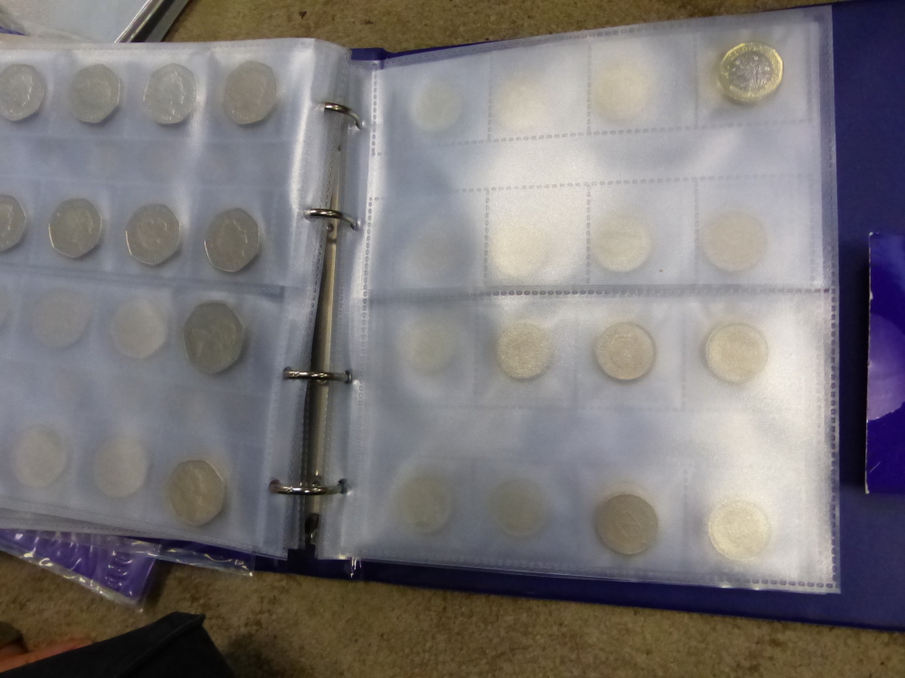 A QUANTITY OF VARIOUS COLLECTORS COIN INC. A LARGE NUMBER OF £1 AND £2 COINS, COLLECTORS CARDS TO - Image 20 of 32