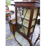 AN EDWARDIAN MAHOGANY AND INLAID DISPLAY CABINET. W 61 X D 33 X H 154cms, TOGETHER WITH AN OAK