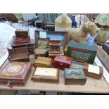 A COLLECTION OF VARIOUS WOODEN TRINKET BOXES TO INCLUDE SOME WITH MUSICAL MOVEMENTS, A SWISS