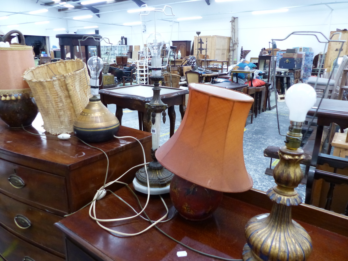 SIX VARIOUS DECORATIVE TABLE LAMPS.