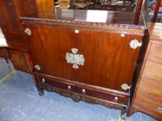 AN MID 20th C. MAHOGANY SIDE CABINET ON TWO DRAWER BASE STAND. W 120 X D 51 X H 130cms.