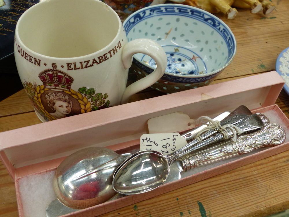 A VICTORIAN WHITE WARE RELIEF DECORATED TEAPOT, A WEDGWOOD SMALL JASPERWARE DISH , AN EASTERN - Image 7 of 10