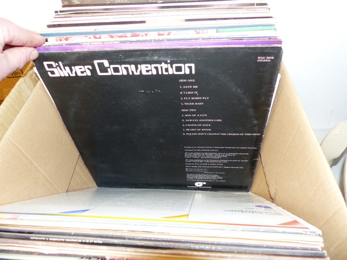 APPROX 65 LP'S AND VARIOUS SINGLES, MAINLY 1970/80. SOUL, JAZZ ETC. - Image 10 of 22