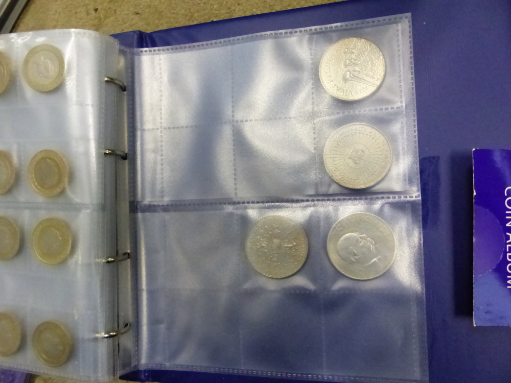 A QUANTITY OF VARIOUS COLLECTORS COIN INC. A LARGE NUMBER OF £1 AND £2 COINS, COLLECTORS CARDS TO - Image 25 of 32