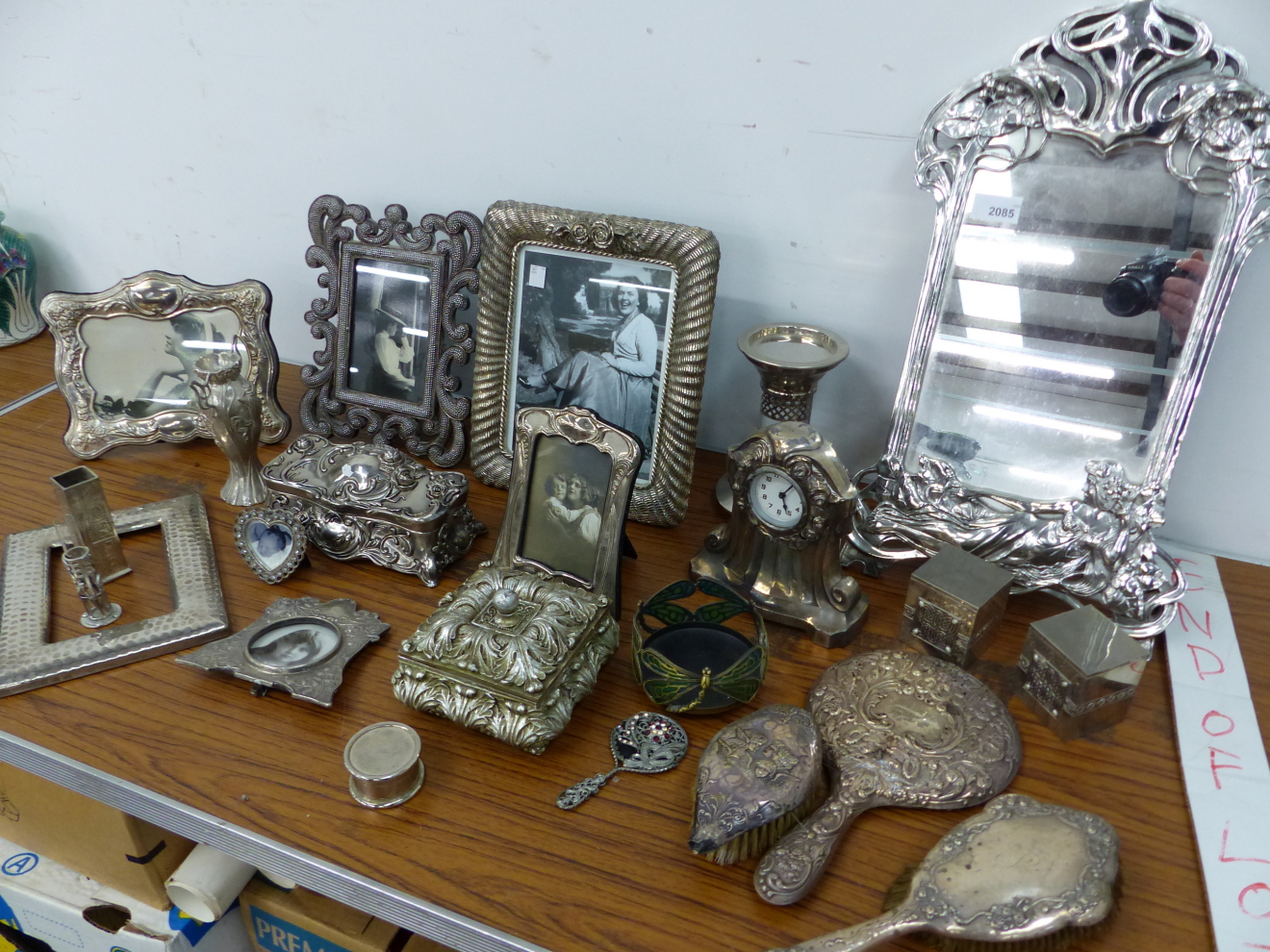 A QUANTITY OF DECORATIVE PLATED PHOTO FRAMES, MIRROR, TABLE BOXES, ETC.