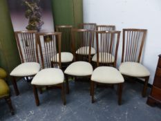 A SET OF EIGHT GOOD QUALITY MODERN ARTS AND CRAFTS SCOTTISH SCHOOL STYLE DINING CHAIRS.