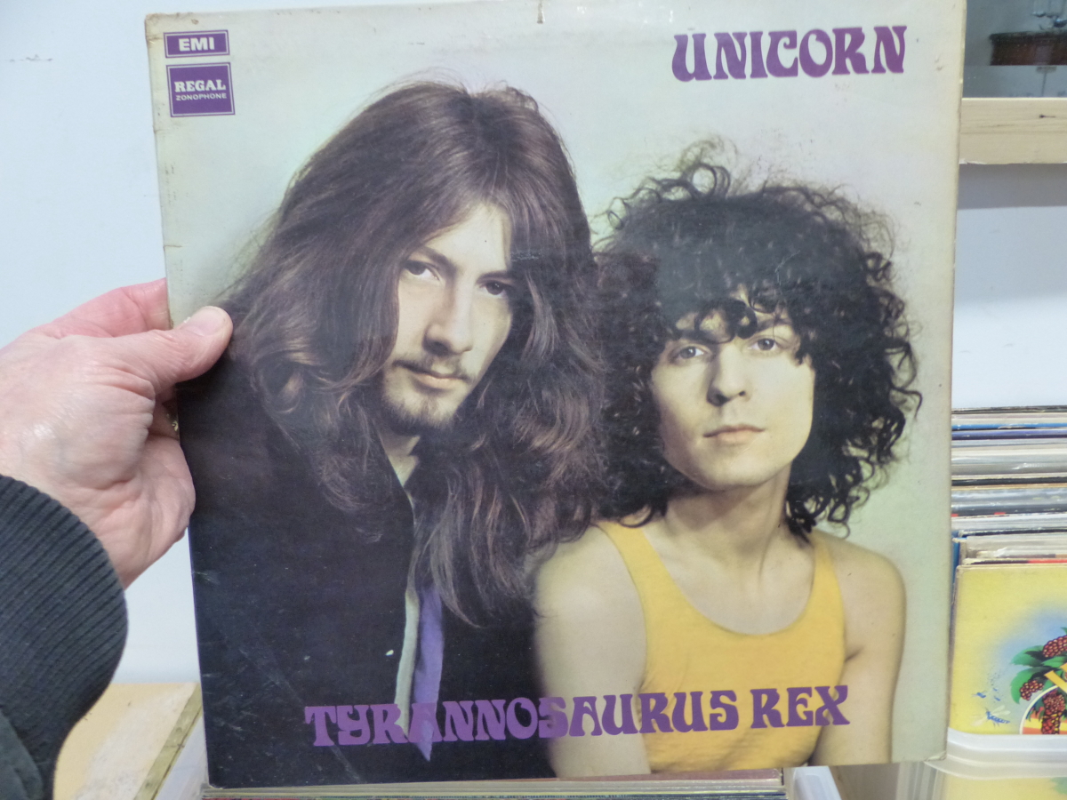 APPROXIMATELY 90 VINYL LPs, MOSTLY ROCK, TO INCLUDE T-REX, HAWKWIND, FLEETWOOD MAC, JETHRO TULL, - Image 2 of 92