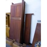 A QUANTITY OF GOOD QUALITY MAHOGANY WALL PANELLING, TO INCLUDE TWELVE SECTIONS MEASURING APPROX 84 X