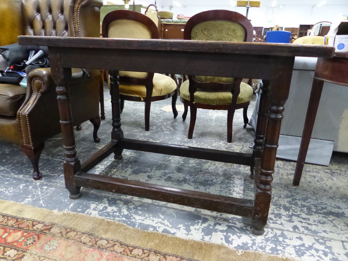 A 17th.C. AND LATER OAK SIDE TABLE ON TURNED LEG WITH STRETCHER BASE. - Image 6 of 9