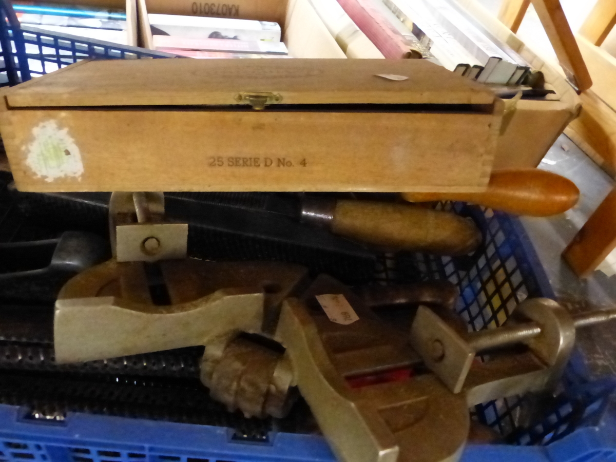 A QUANTITY OF TOOLS AND A PRINTING PRESS. - Bild 7 aus 7