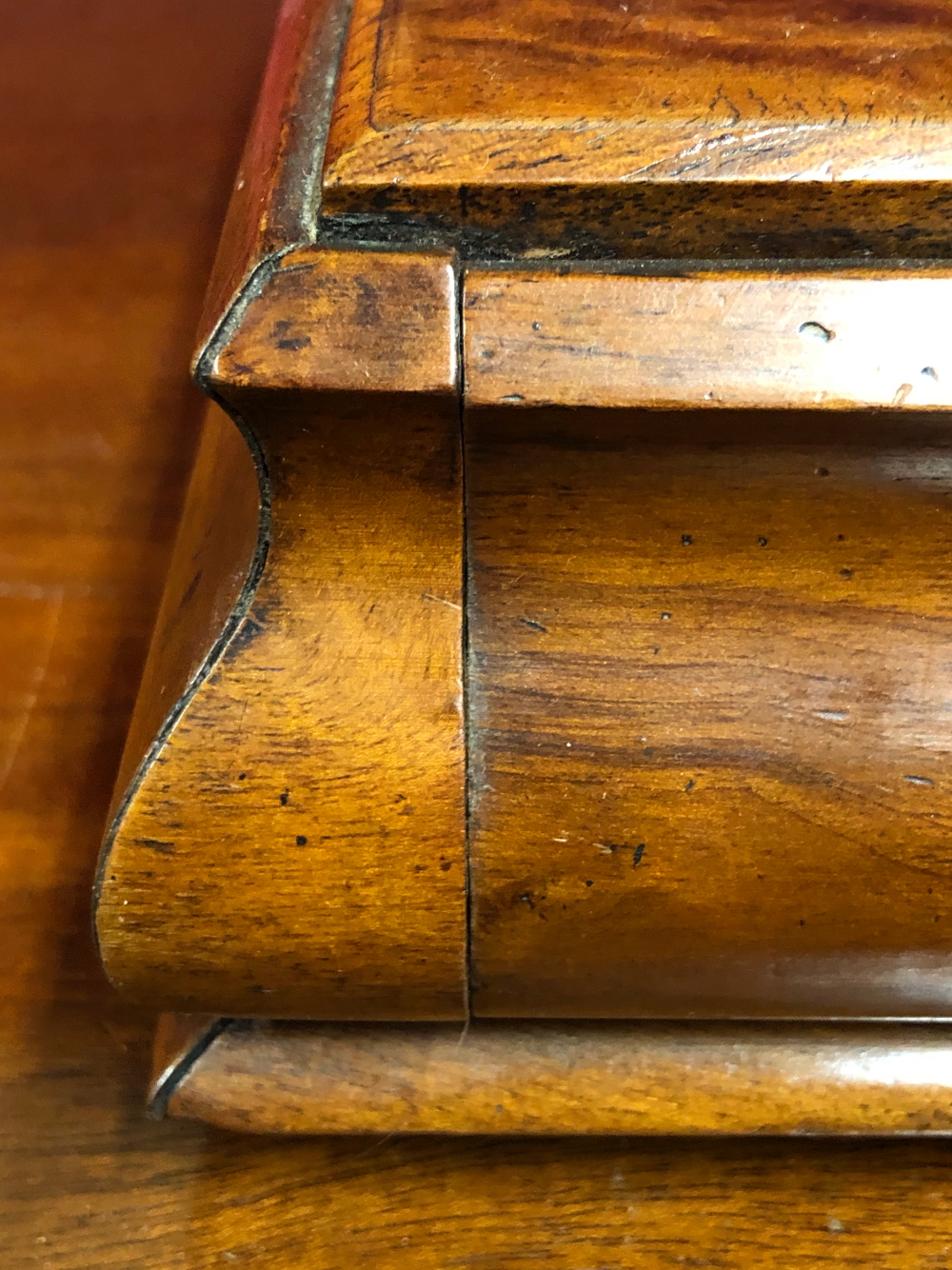 A VICTORIAN WALNUT SEWING COMPENDIUM, THE TWO GRADED CIRCULAR TIERS OF THE COTTON REEL ABOVE A - Image 7 of 18