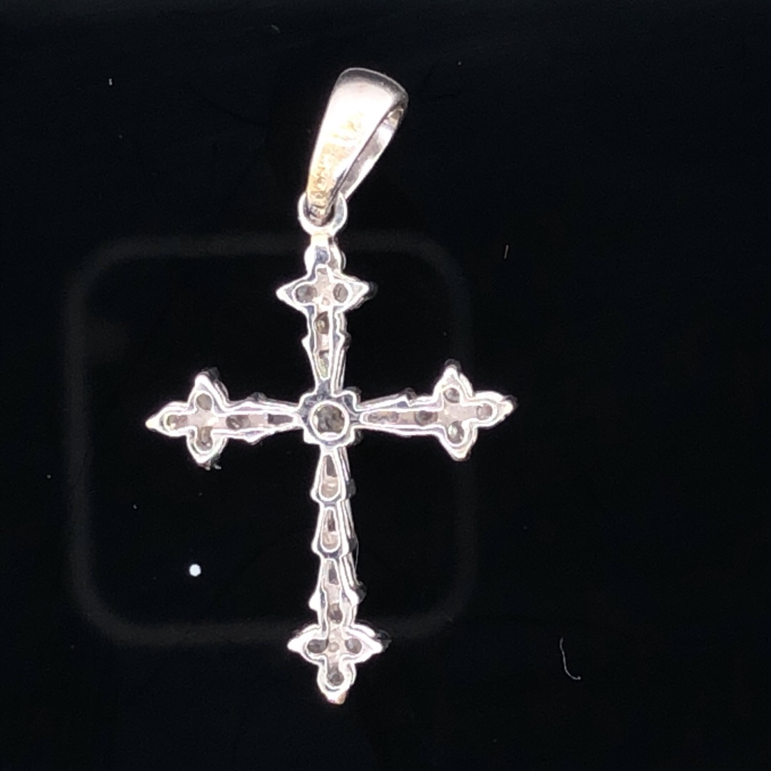 AN 18ct WHITE GOLD DIAMOND SET CROSS AND CHAIN. SET WITH TWENTY-THREE MIXED CUT DIAMONDS, AND - Image 2 of 2