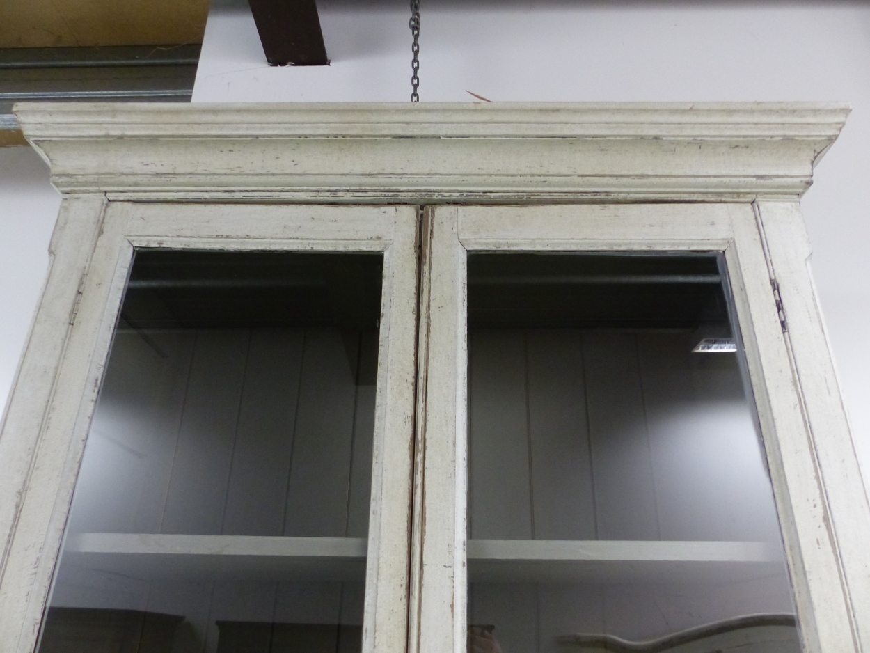 A 19th C. FRENCH GREY PAINTED DISPLAY CABINET, THE GLAZED DOORS ABOVE BLOCK FEET. W 117 x D 50 x H - Image 4 of 10