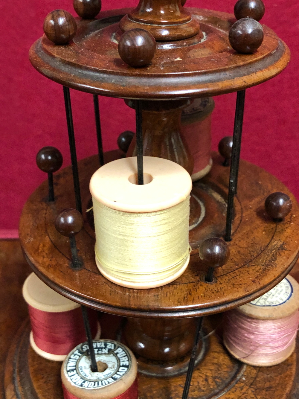 A VICTORIAN WALNUT SEWING COMPENDIUM, THE TWO GRADED CIRCULAR TIERS OF THE COTTON REEL ABOVE A - Image 4 of 18