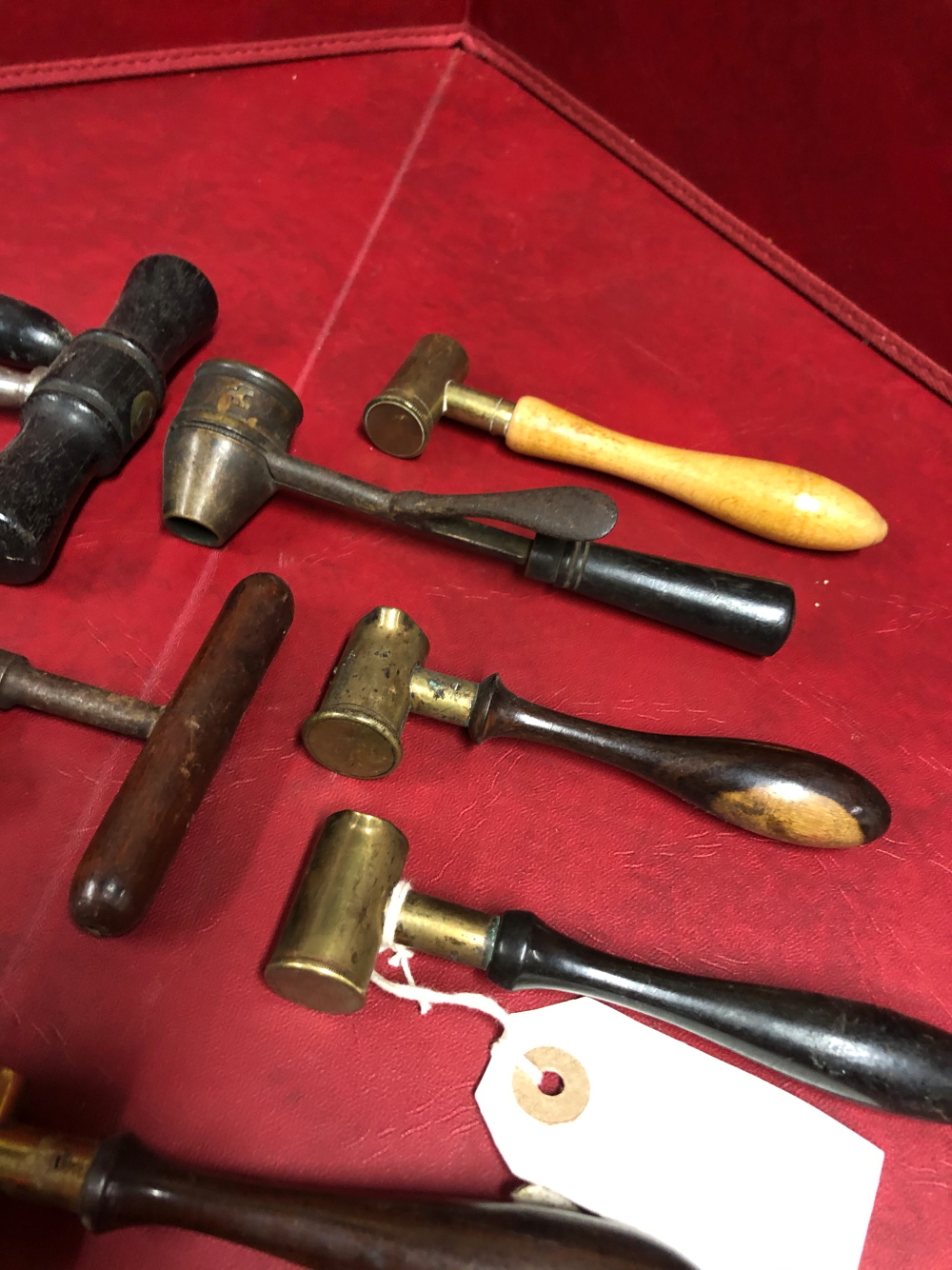 A COLLECTION OF SHOTGUN CARTRIDGE MAKING TOOLS, MEASURES AND A CLAMP - Image 6 of 8