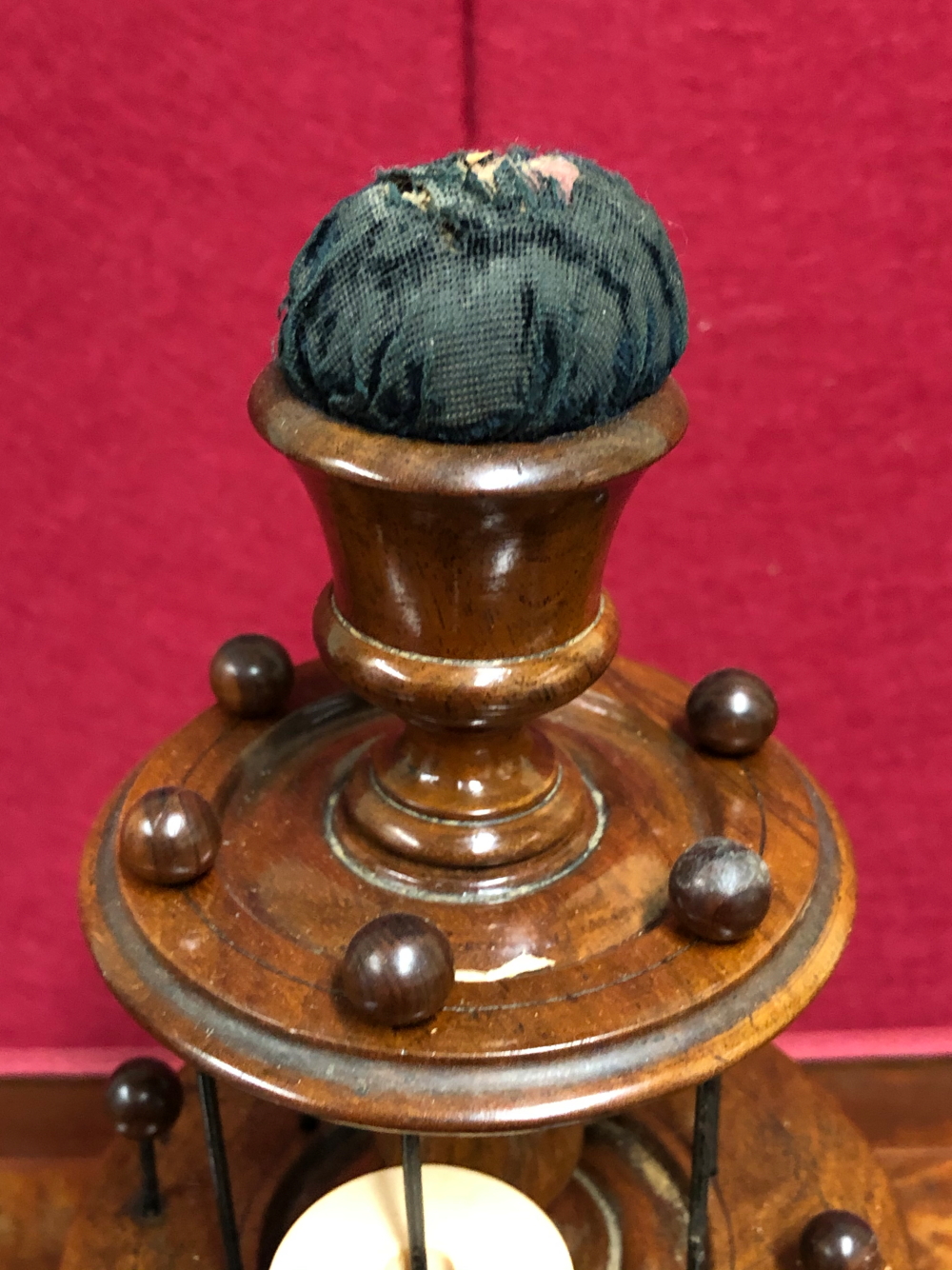 A VICTORIAN WALNUT SEWING COMPENDIUM, THE TWO GRADED CIRCULAR TIERS OF THE COTTON REEL ABOVE A - Image 12 of 18