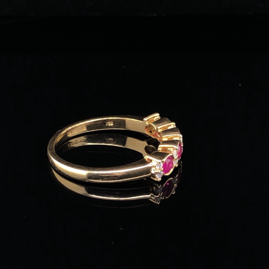 AN 18ct YELLOW GOLD FOUR STONE RUBY AND TEN STONE DIAMOND HALF ETERNITY RING, FINGER SIZE P. - Image 3 of 4