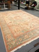 AN UNUSUAL BESPOKE ORIENTAL CARPET OF HERIZ DESIGN, 539 X 378cm