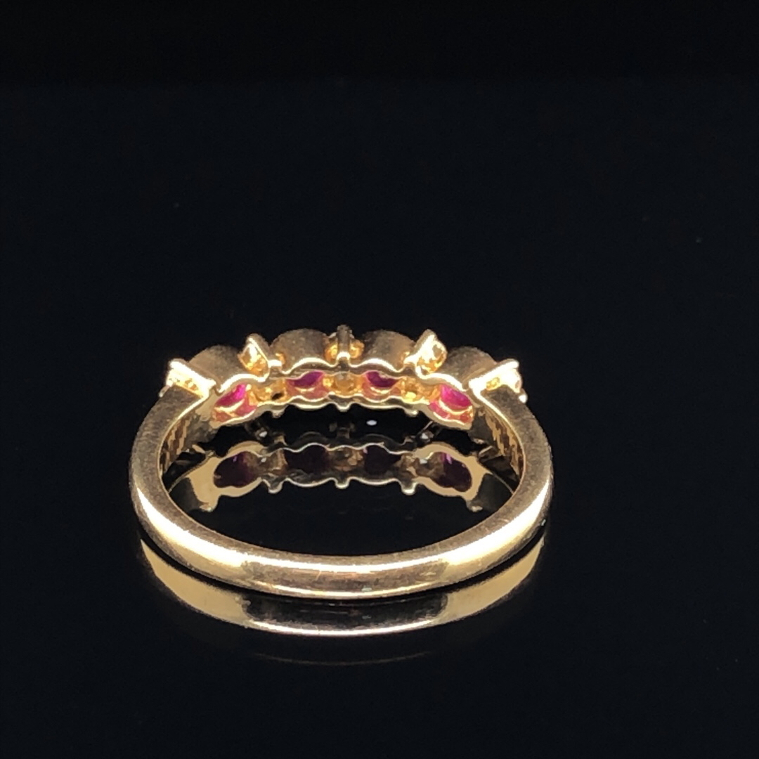 AN 18ct YELLOW GOLD FOUR STONE RUBY AND TEN STONE DIAMOND HALF ETERNITY RING, FINGER SIZE P. - Image 4 of 4