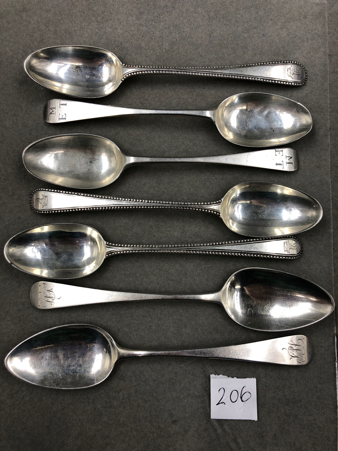 TWO SETS OF SIX GEORGIAN SILVER TEA SPOONS AND A FURTHER SET OF THREE. TOTAL AMOUNT OF SPOONS - Image 2 of 5