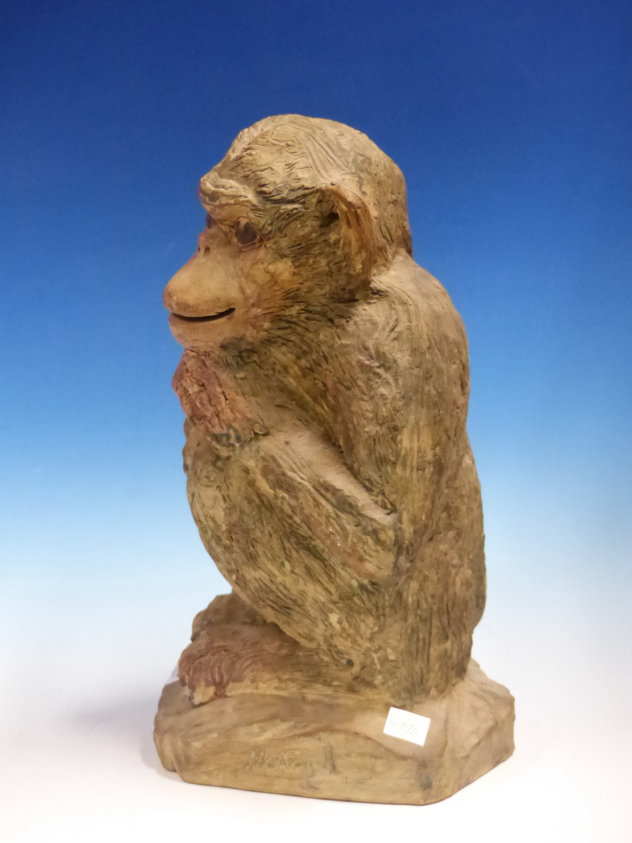 A STUDIO POTTERY FIGURE OF A SEATED MONKEY, THE OATMEAL CLAY TINTED IN COLOURS, INDISTINCTLY SIGNED. - Image 4 of 10