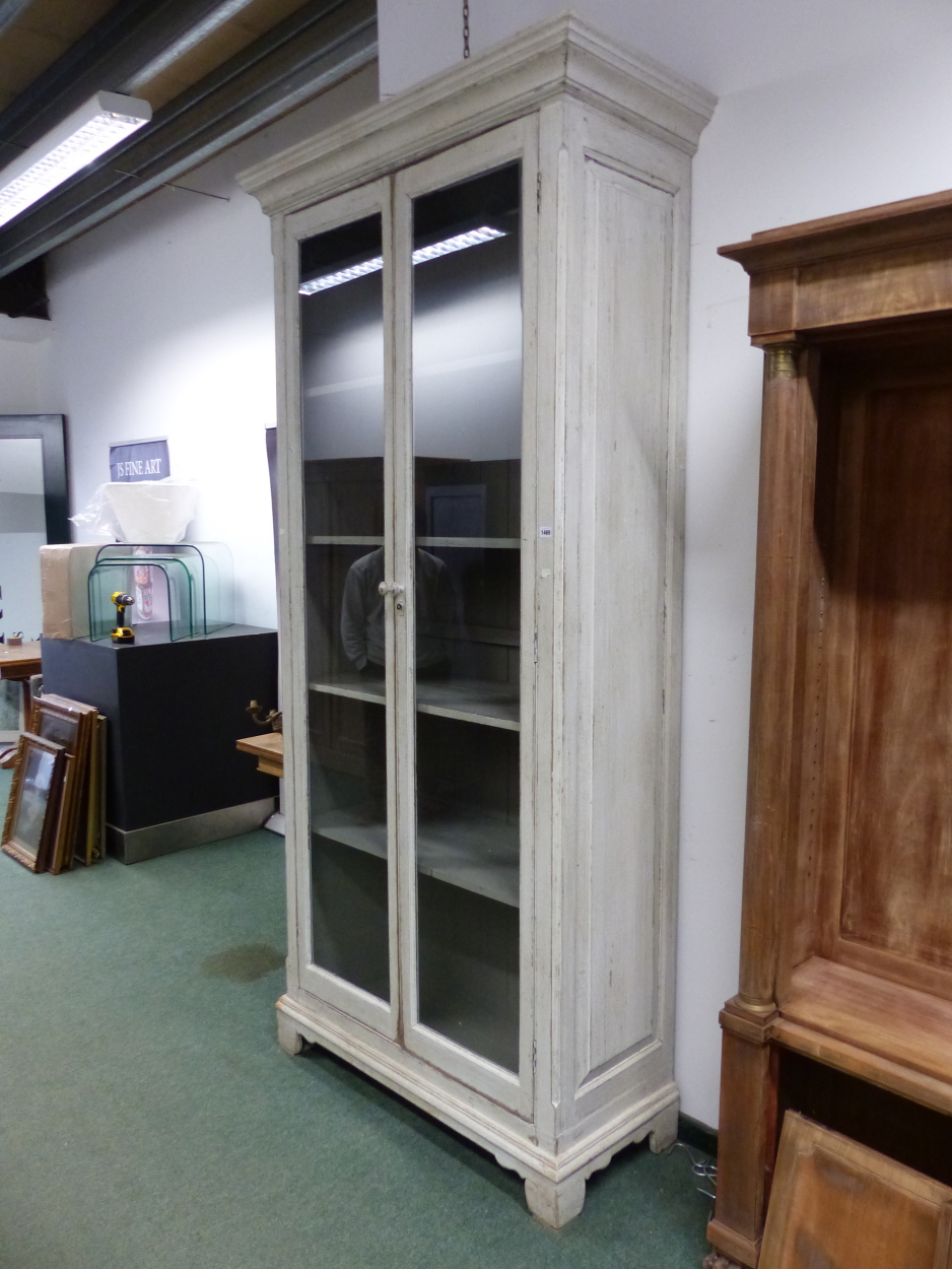 A 19th C. FRENCH GREY PAINTED DISPLAY CABINET, THE GLAZED DOORS ABOVE BLOCK FEET. W 117 x D 50 x H - Image 2 of 10
