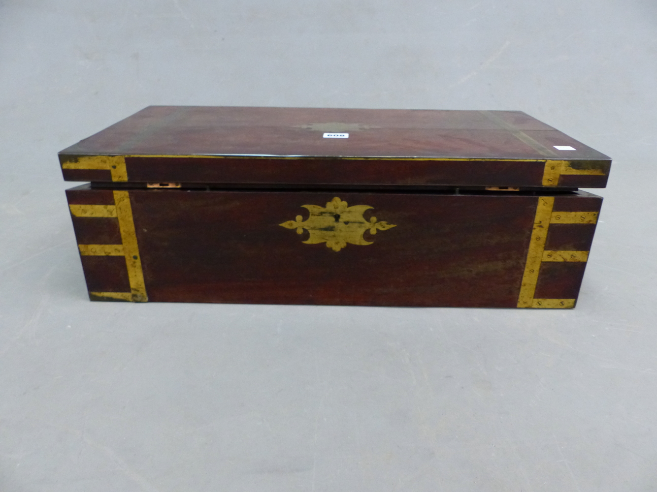 A 19th C. BRASS BOUND MAHOGANY WRITING SLOPE, THE LID OPENING ON BRASS EASEL FITTINGS TO FORM A - Image 2 of 9