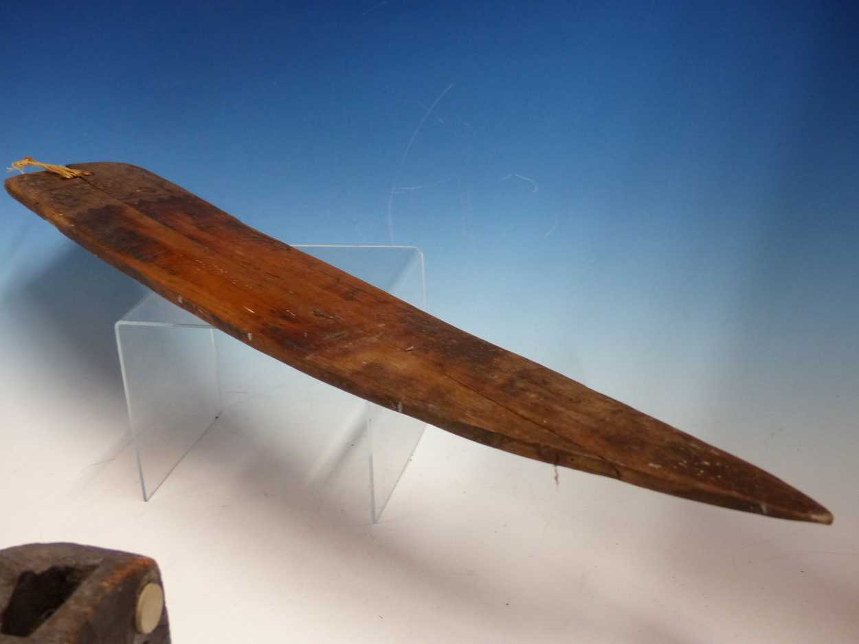 A MAORI CEREMONIAL CARVED WOOD WAHAIKA. 33.5cms. A WOODEN BLADE SHAPE CHIP CARVED OPPOSITE THE - Image 16 of 20