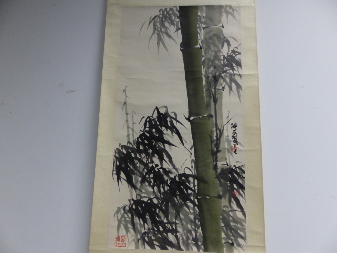 TWO CHINESE SCROLL PAINTINGS OF BAMBOO, ONE UNMOUNTED. 68.5 x 46cms. THE OTHER MOUNTED. 95 x 48. - Image 2 of 4