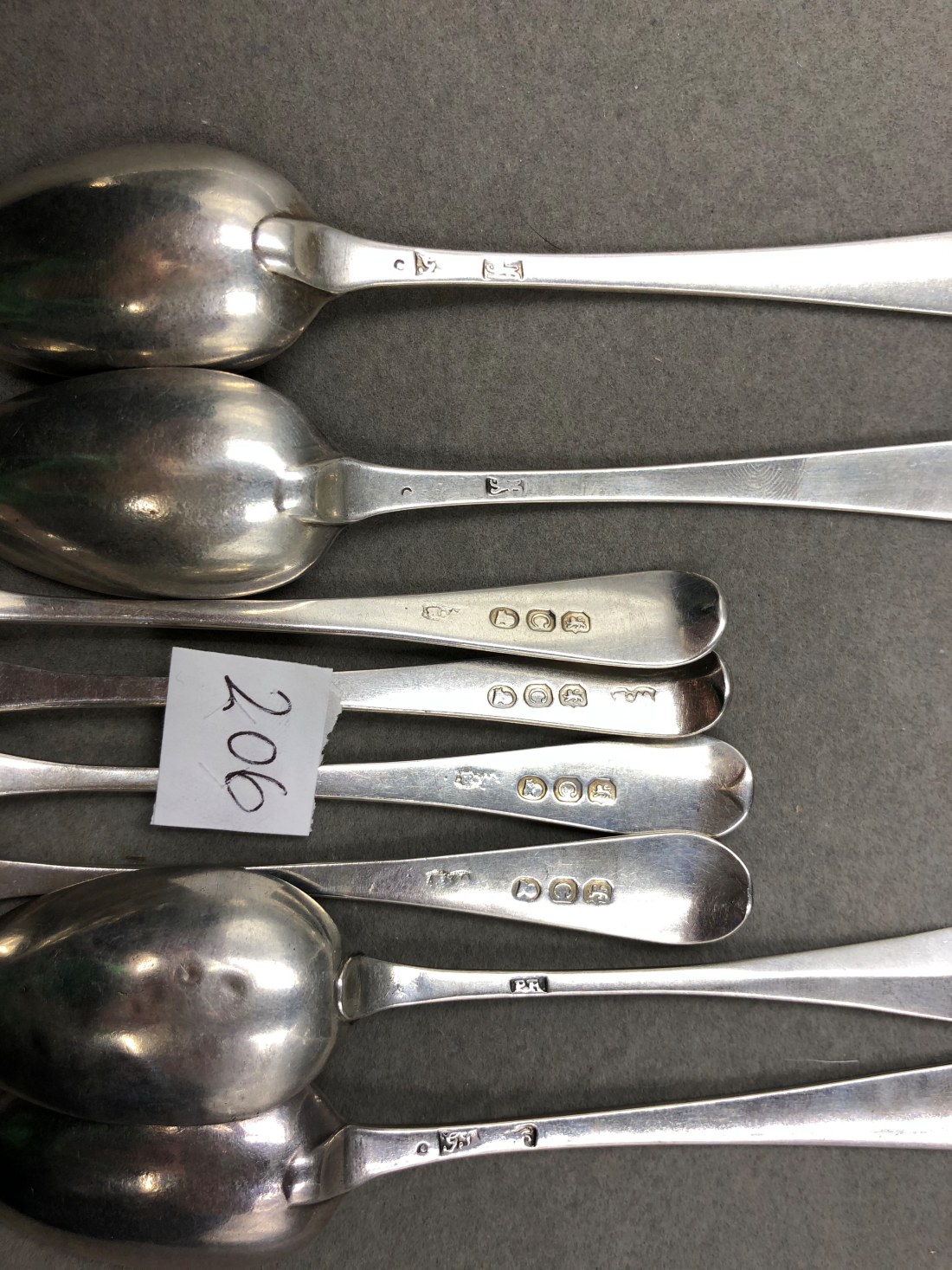 TWO SETS OF SIX GEORGIAN SILVER TEA SPOONS AND A FURTHER SET OF THREE. TOTAL AMOUNT OF SPOONS - Image 5 of 5