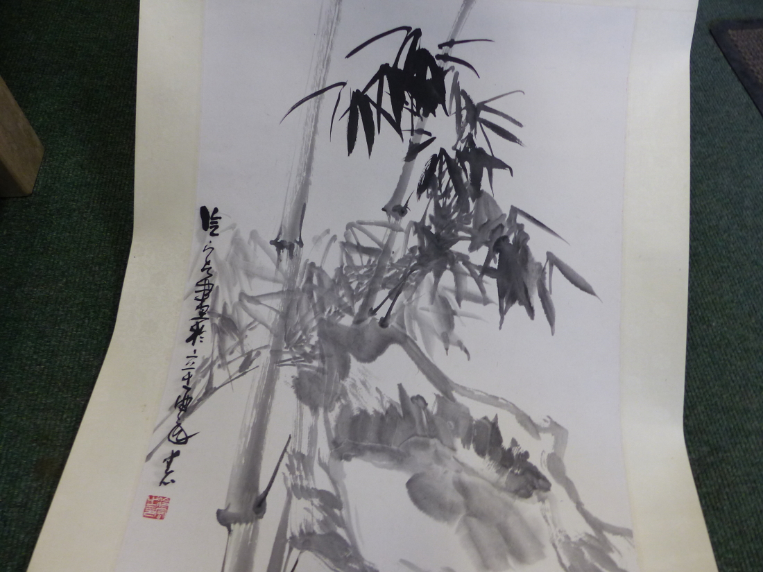 TWO CHINESE SCROLL PAINTINGS OF BAMBOO, ONE UNMOUNTED. 68.5 x 46cms. THE OTHER MOUNTED. 95 x 48. - Image 4 of 4