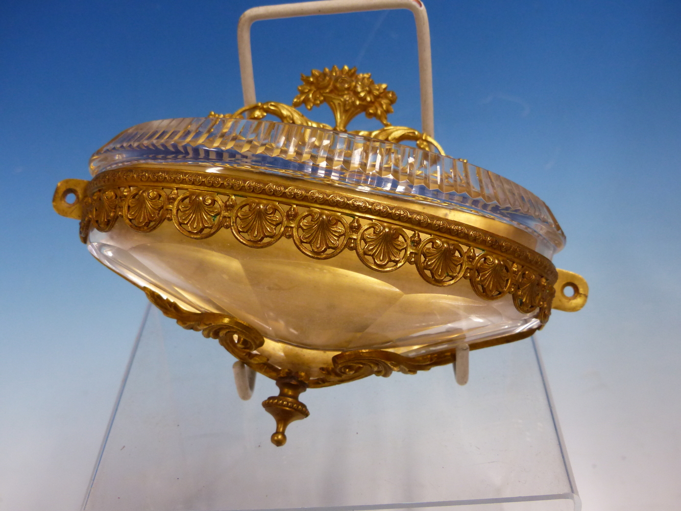 A PAIR OF FRENCH GILT METAL AND CUT GLASS WALL POCKETS, THE HALF ROUND FRONTS CAST WITH ANTHEMION - Image 2 of 6