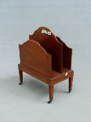 AN EARLY 20th C. LINE INLAID MAHOGANY CANTERBURY, THE CENTRAL OF THE THREE PARTITION BOARDS