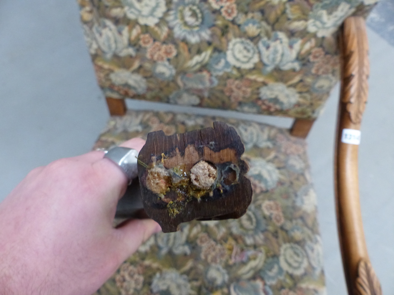 A CHARLES II STYLE BEECH WOOD ELBOW CHAIR WITH FLORAL UPHOLSTERED RECTANGULAR BACK AND SEAT - Image 4 of 9
