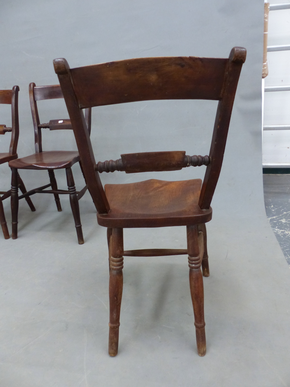A SET OF FOUR ANTIQUE OXFORD CHAIRS WITH SADDLE SEATS AND RING TURNED BALUSTER LEGS - Image 4 of 7