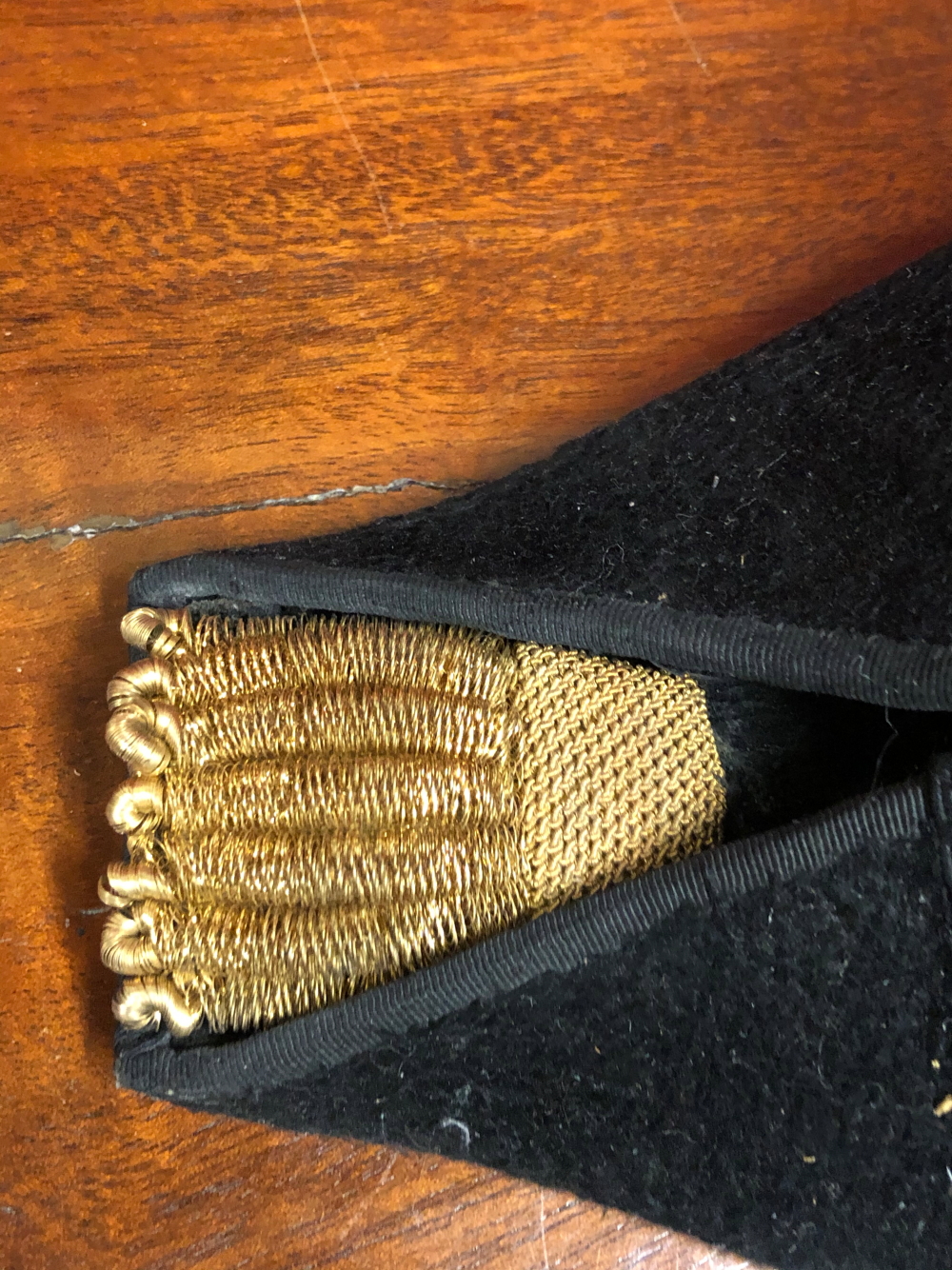 A LORD LIEUTENANT'S ACCOUTREMENTS, COMPRISING EPAULETTES, BICORN HAT, AND PLUME, TOGETHER WITH - Image 7 of 48
