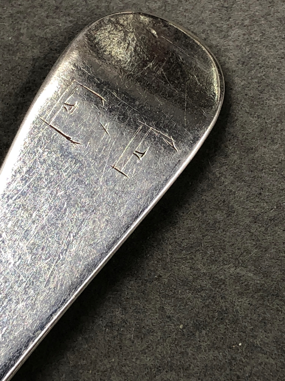 FOUR EARLY 18th CENTURY HALLMARKED SILVER (MARKS RUBBED) SERVING SPOONS, ONE MAKERS MARK - Image 10 of 20